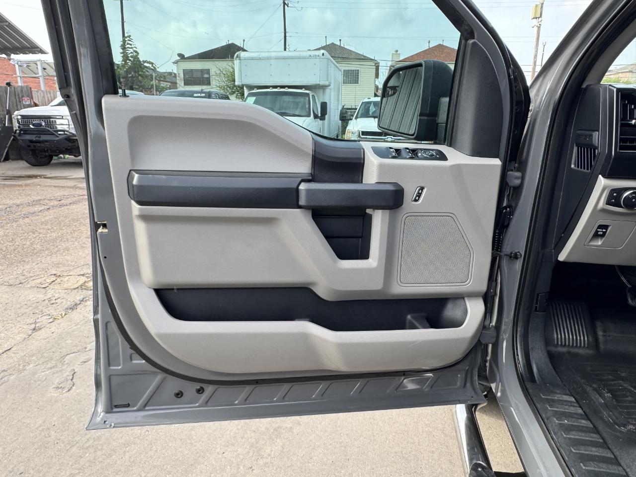 Ford F-150 XL SuperCrew 2WD 2018