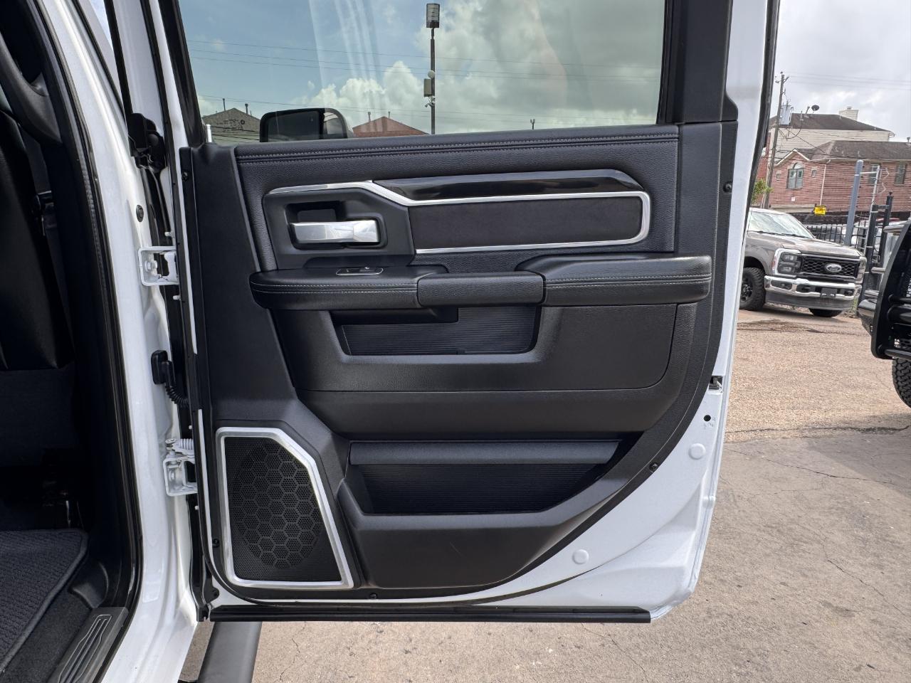 RAM 2500 Laramie Crew Cab 4WD 2019
