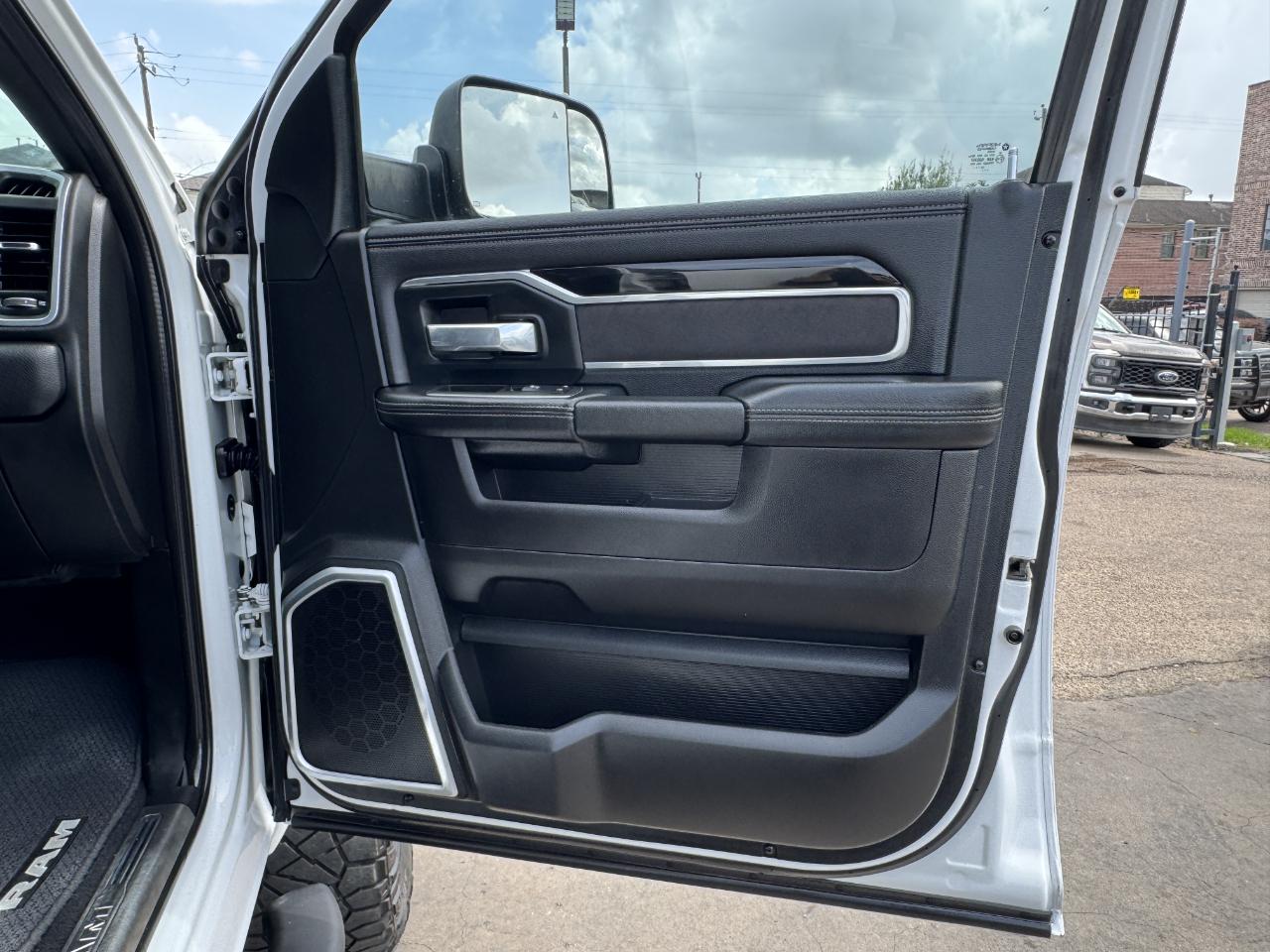 RAM 2500 Laramie Crew Cab 4WD 2019
