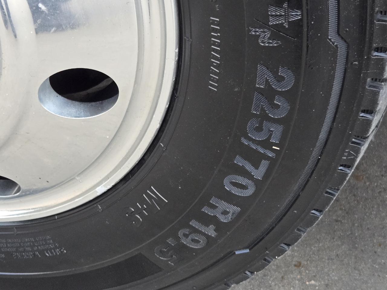 Ford Super Duty F-450 DRW  2015