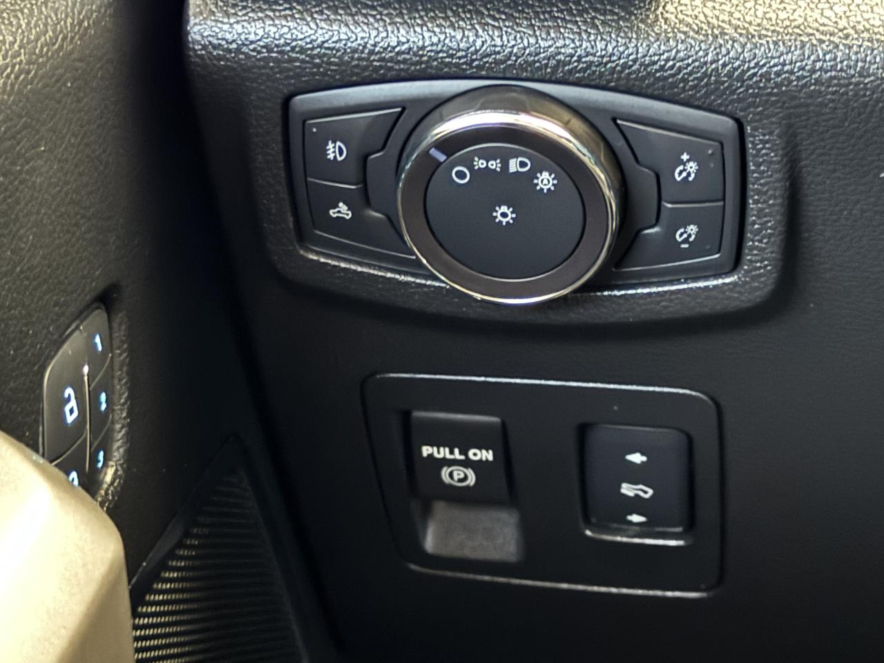 Ford F-150 Lariat SuperCrew 4WD 2018