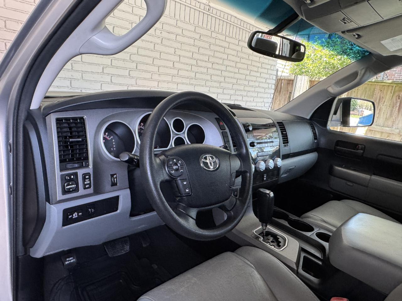 Toyota Tundra  2012