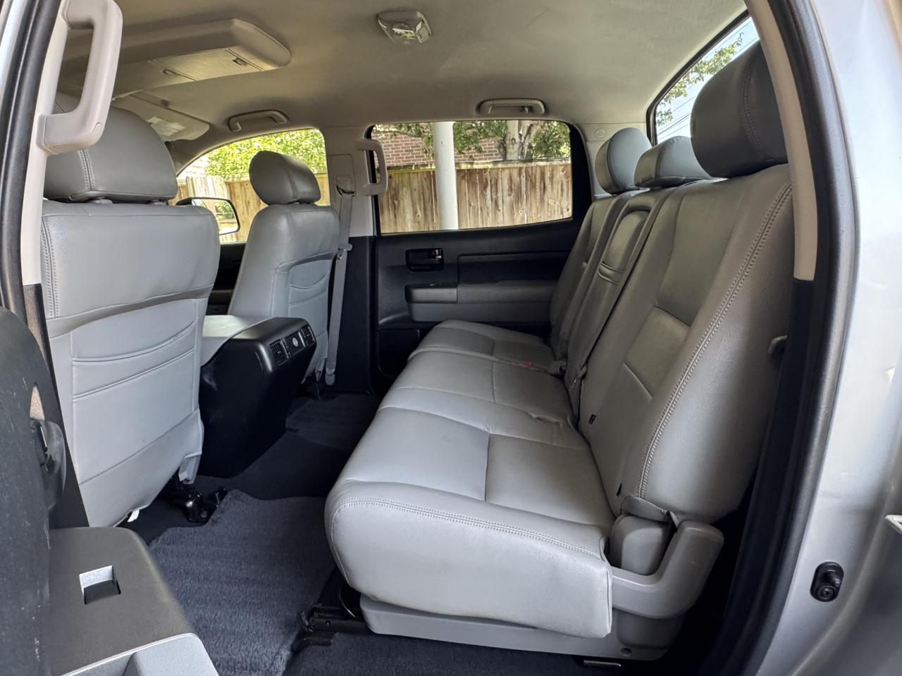 Toyota Tundra  2012