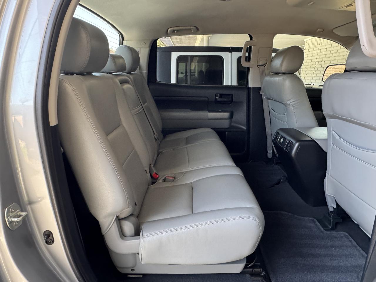 Toyota Tundra  2012