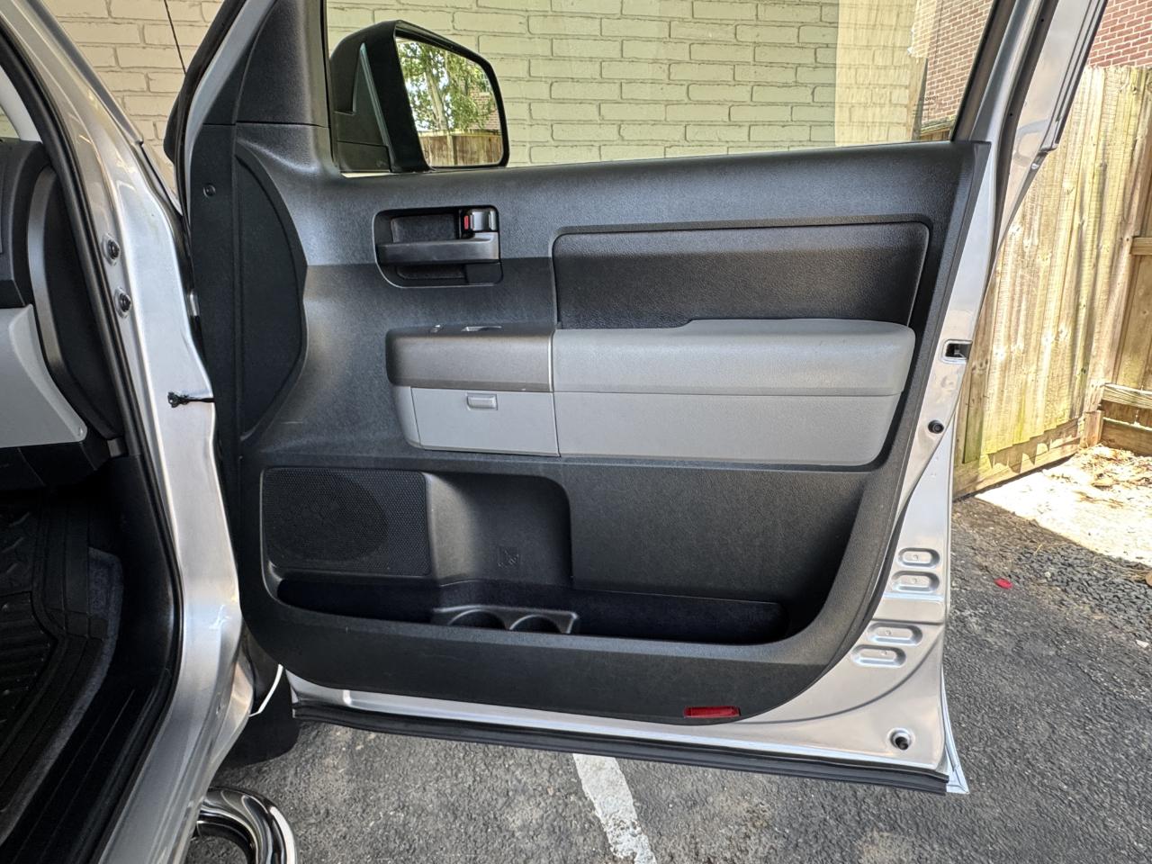 Toyota Tundra  2012