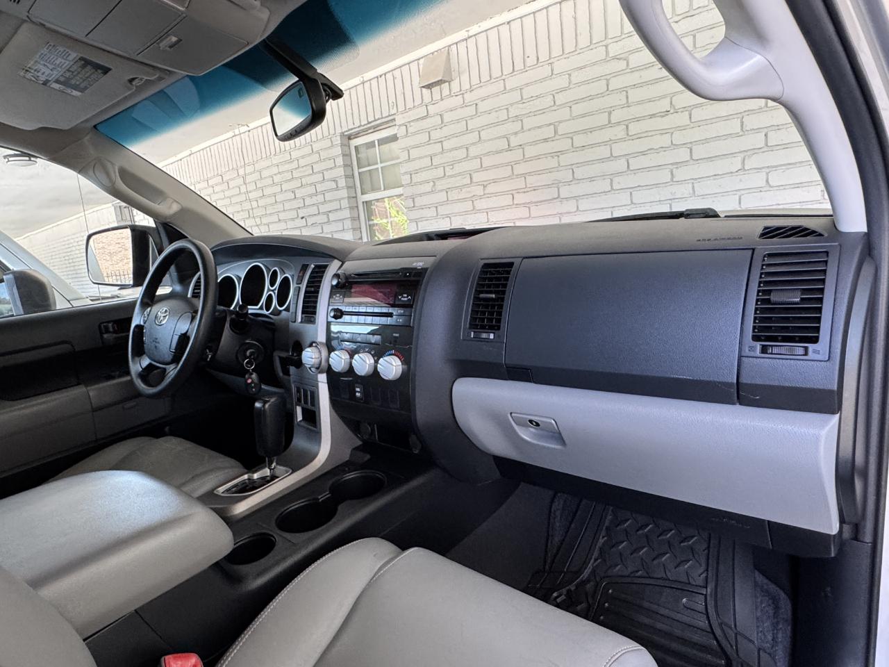 Toyota Tundra  2012