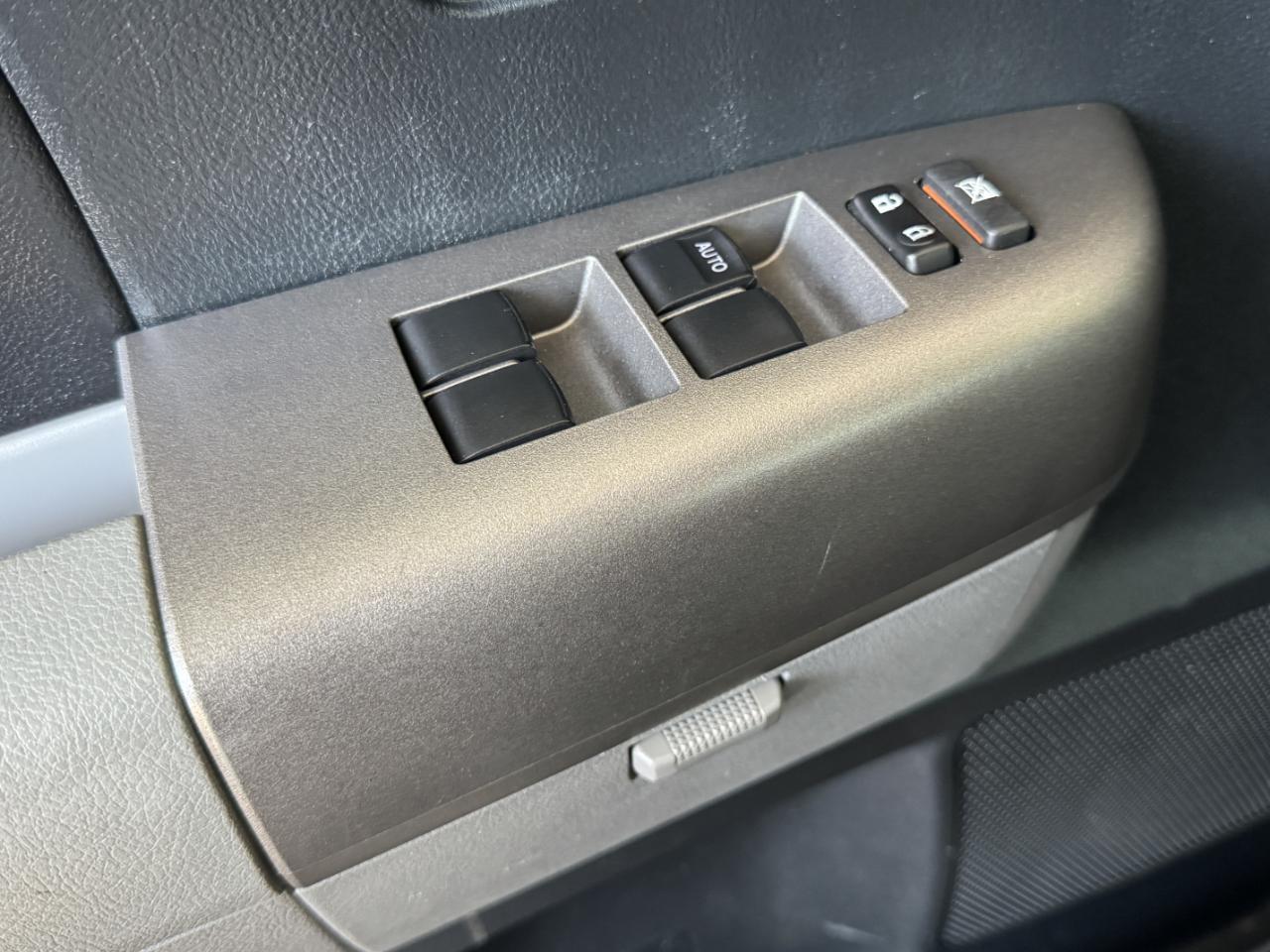 Toyota Tundra  2012