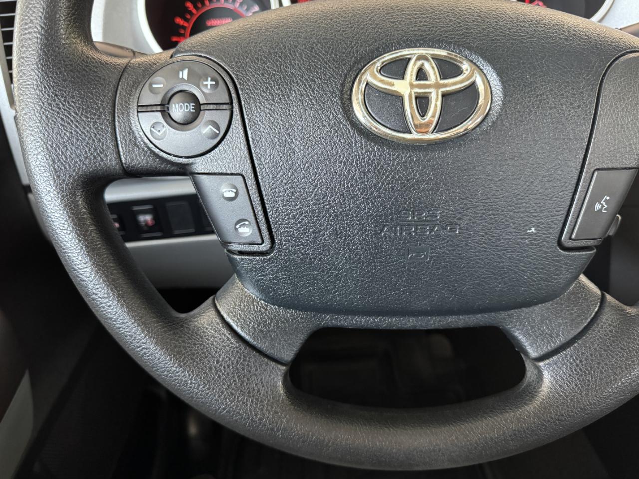 Toyota Tundra  2012