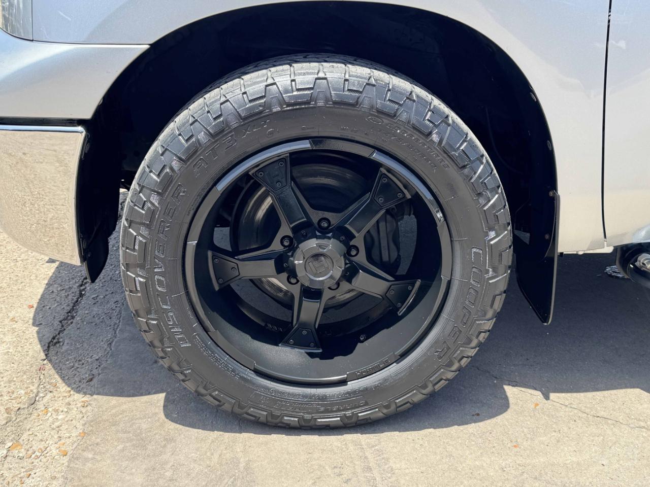Toyota Tundra  2012