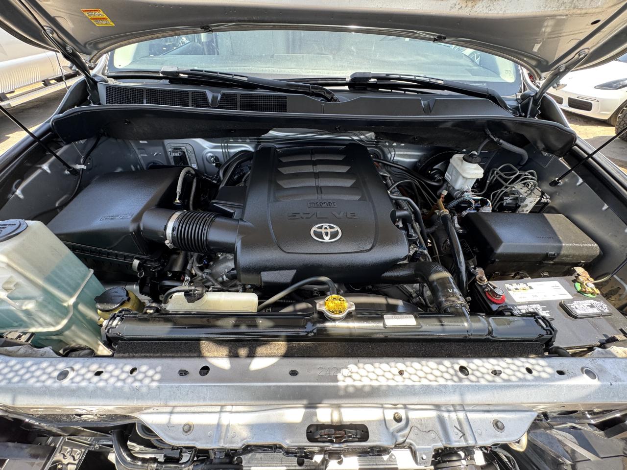 Toyota Tundra  2012