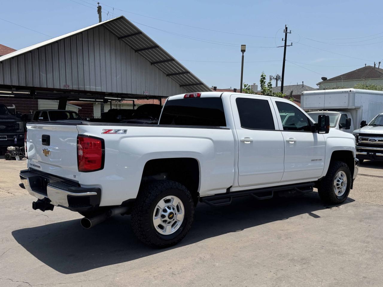 Chevrolet Silverado 2500HD LT Crew Cab 4WD 2017