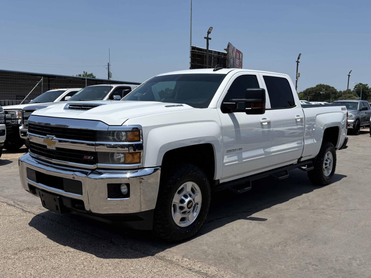Chevrolet Silverado 2500HD LT Crew Cab 4WD 2017