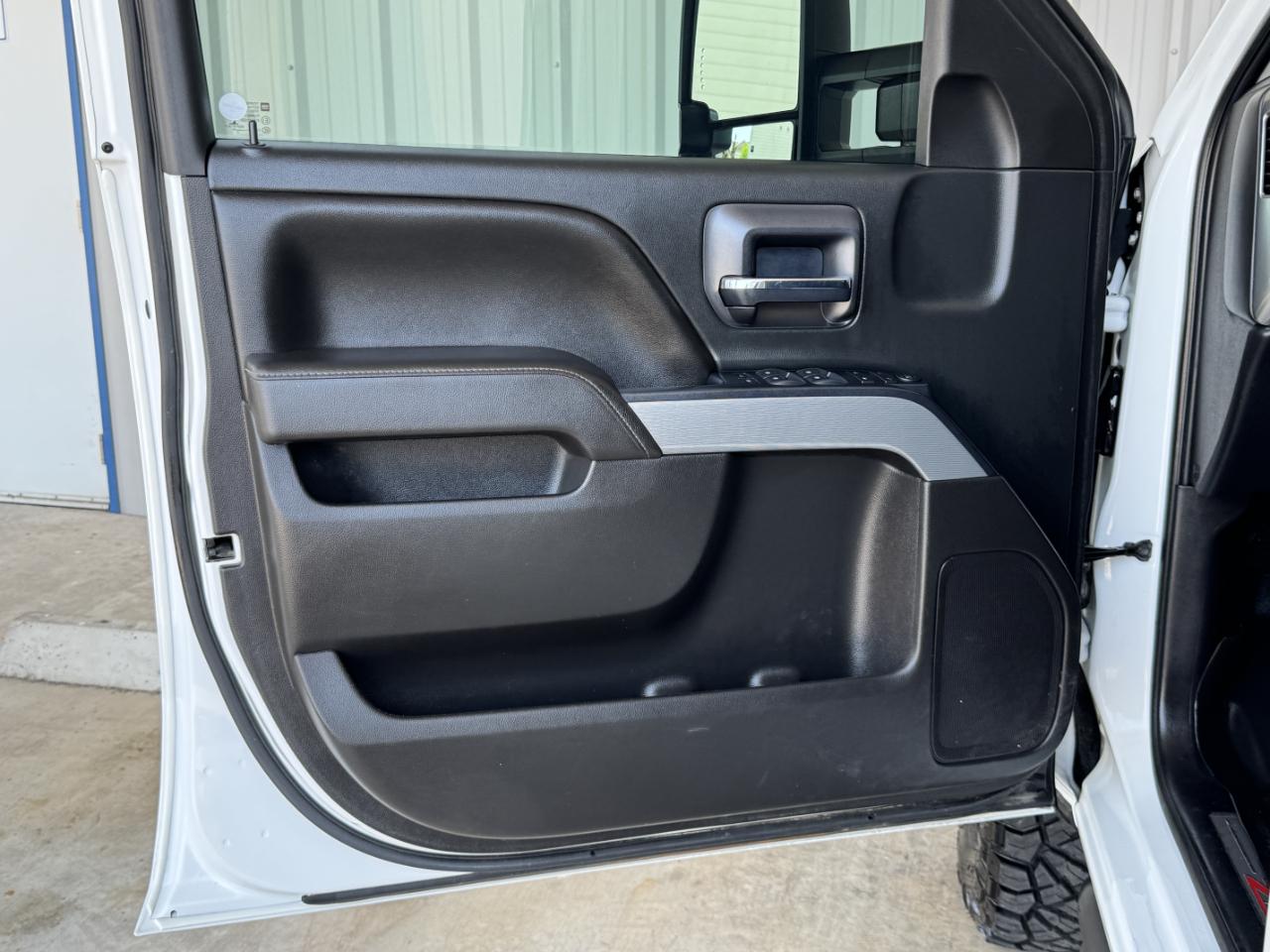 Chevrolet Silverado 2500HD LT Crew Cab 4WD 2017