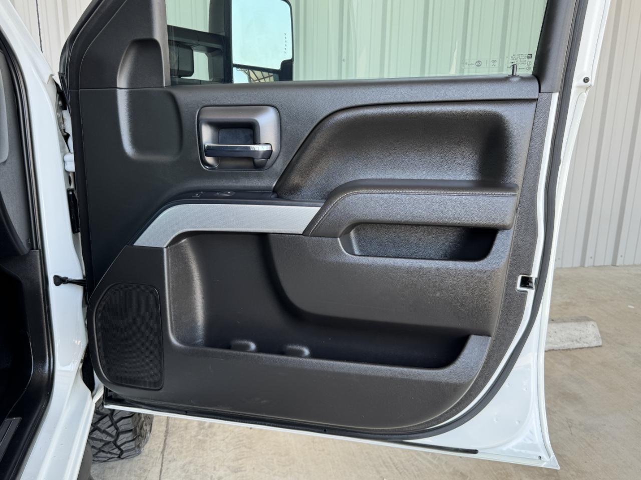 Chevrolet Silverado 2500HD LT Crew Cab 4WD 2017