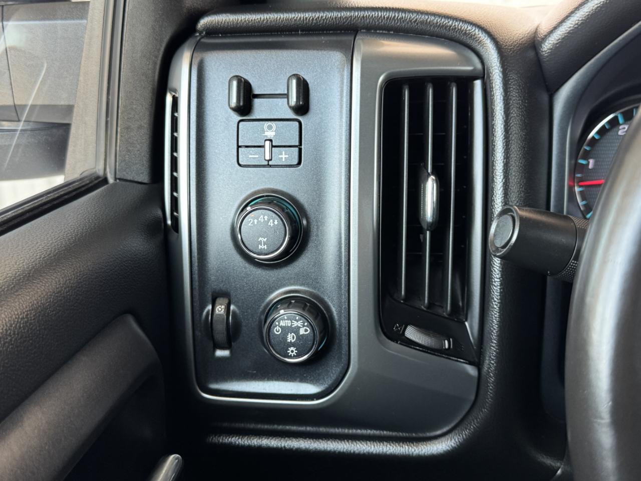 Chevrolet Silverado 2500HD LT Crew Cab 4WD 2017