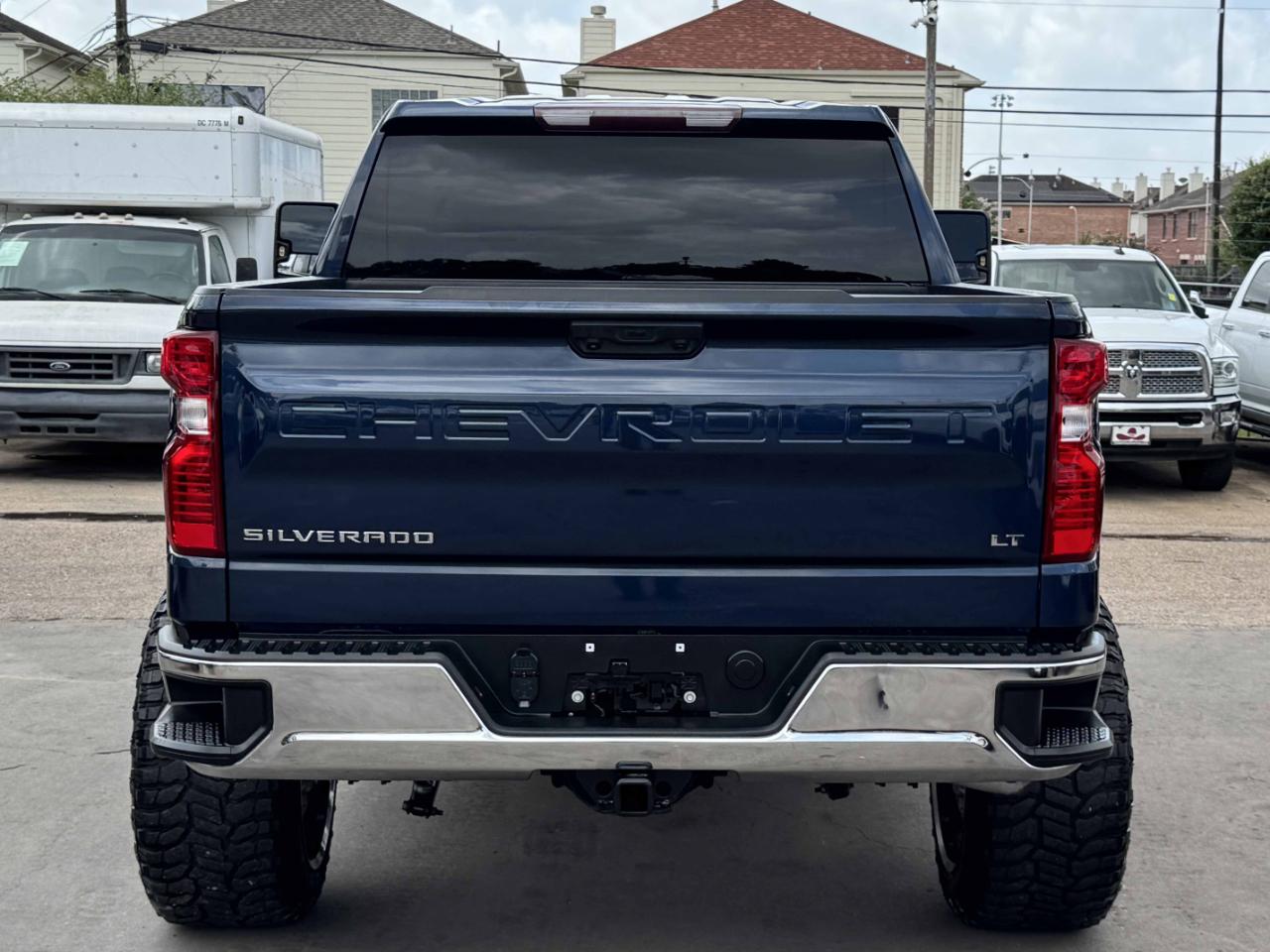 Chevrolet Silverado 1500 LT Crew Cab 4WD 2022