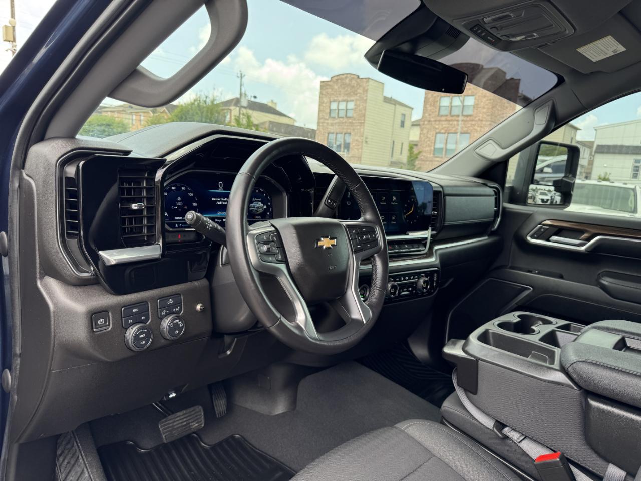 Chevrolet Silverado 1500 LT Crew Cab 4WD 2022