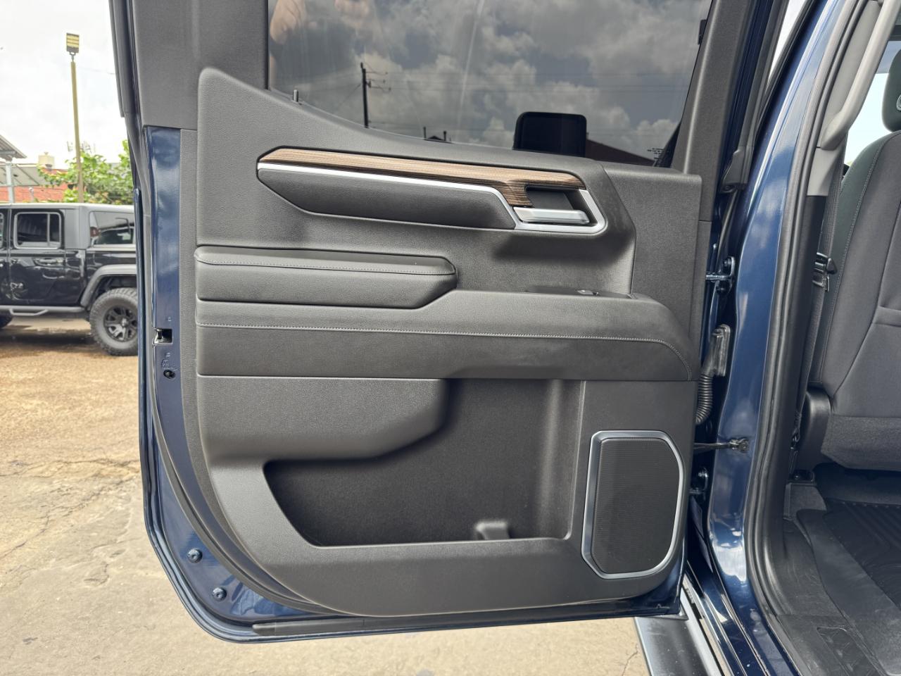 Chevrolet Silverado 1500 LT Crew Cab 4WD 2022