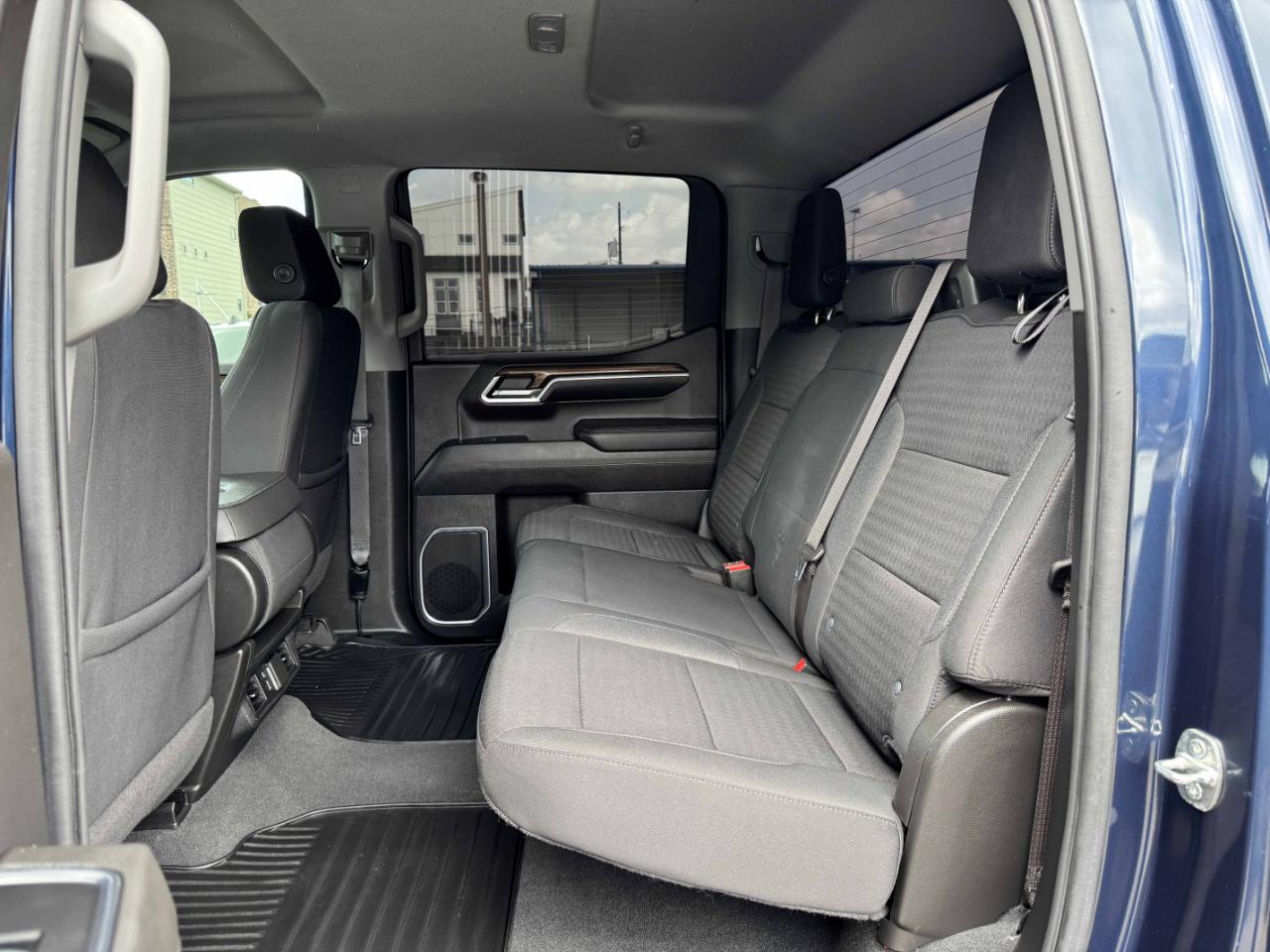 Chevrolet Silverado 1500 LT Crew Cab 4WD 2022