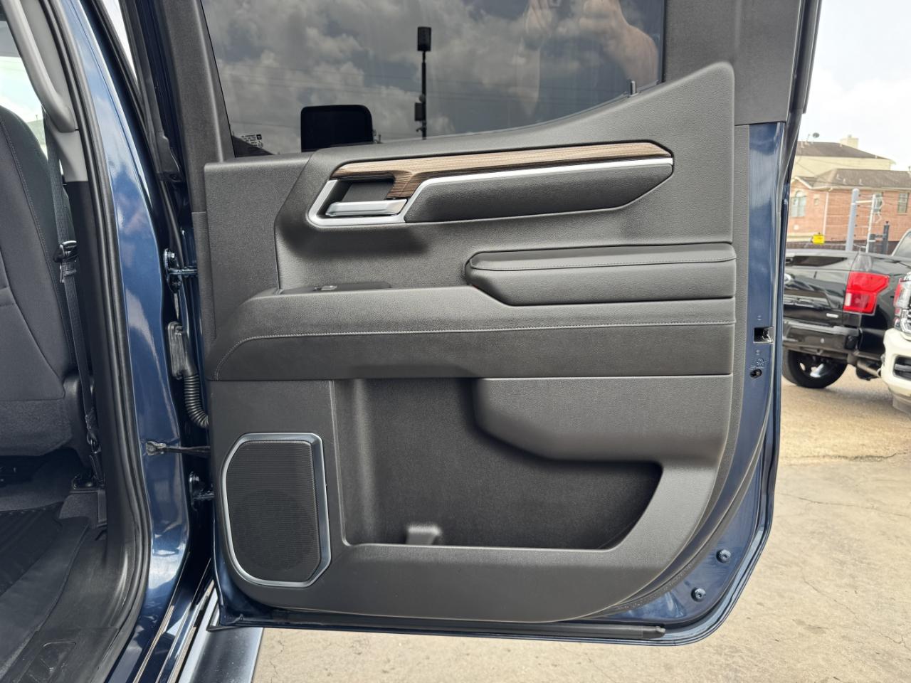 Chevrolet Silverado 1500 LT Crew Cab 4WD 2022