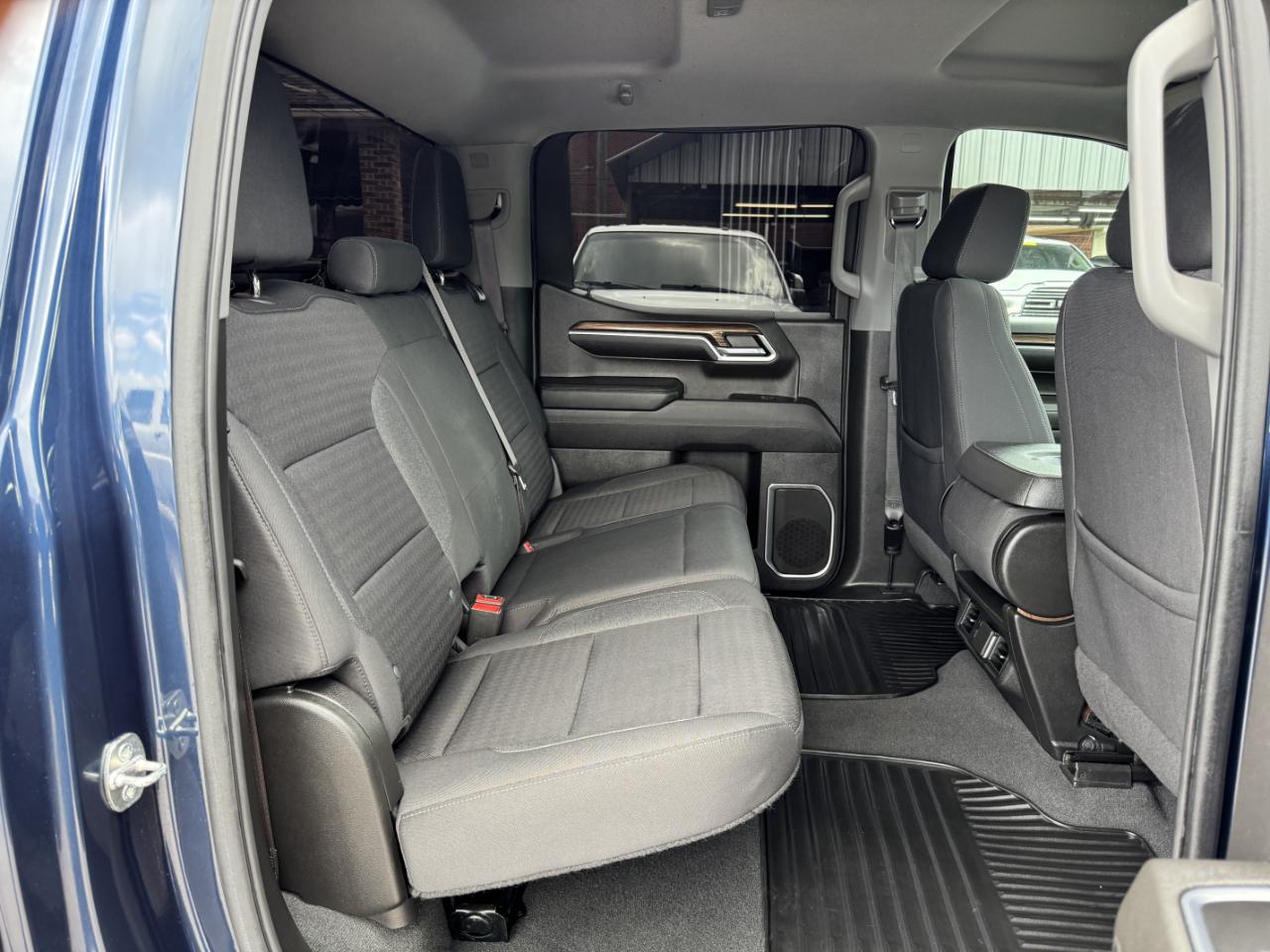 Chevrolet Silverado 1500 LT Crew Cab 4WD 2022