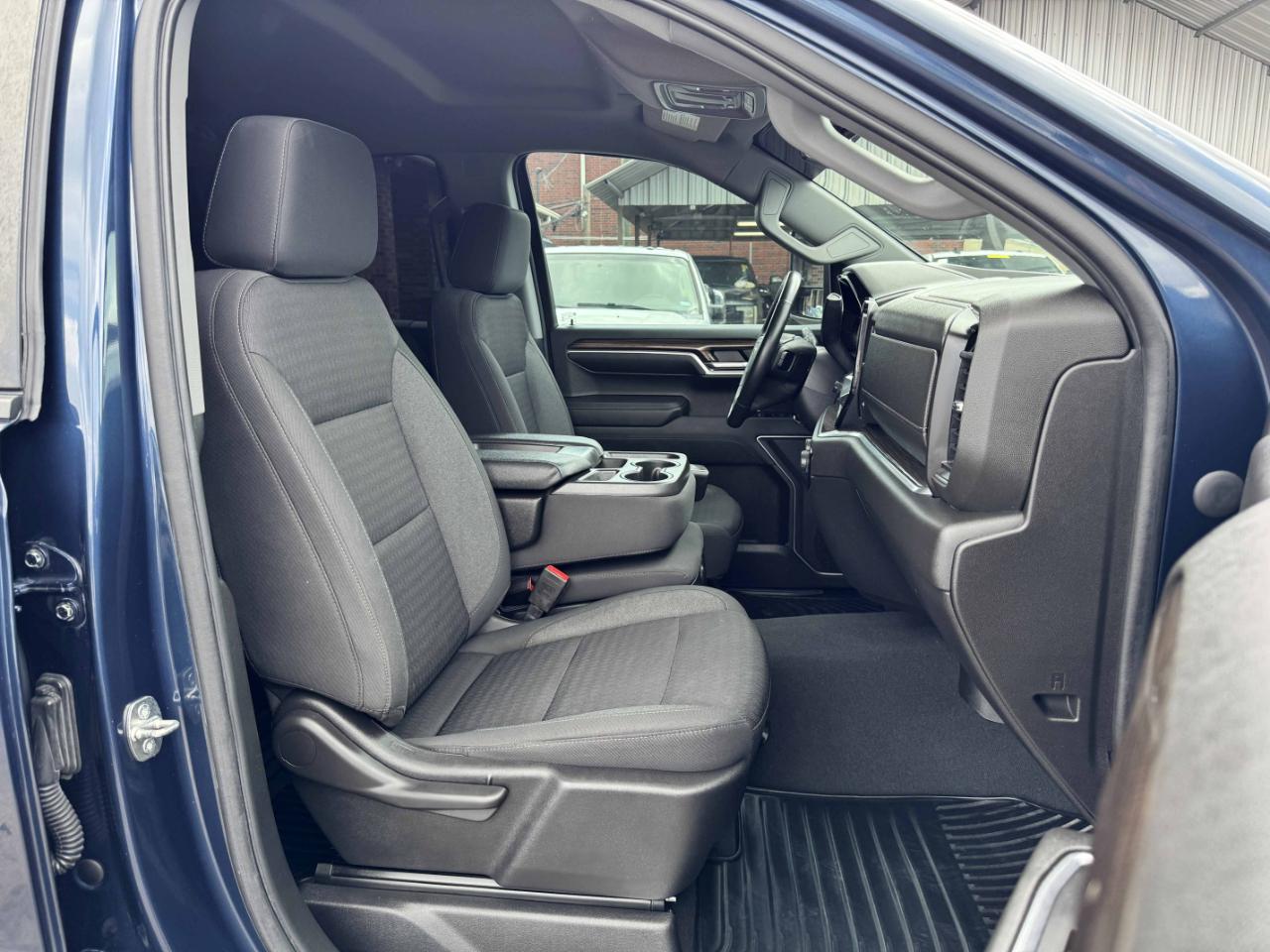 Chevrolet Silverado 1500 LT Crew Cab 4WD 2022
