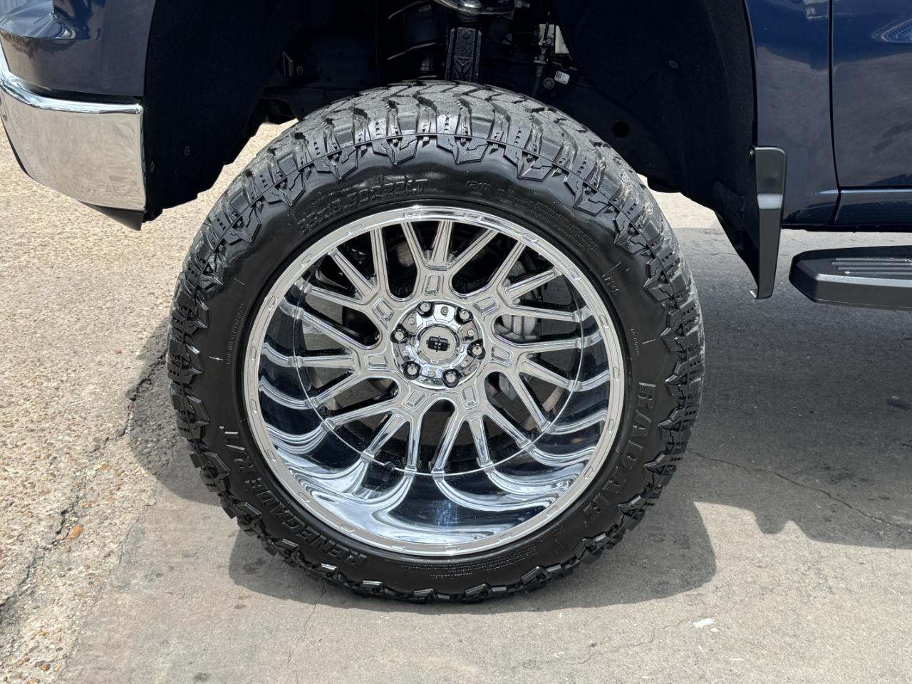 Chevrolet Silverado 1500 LT Crew Cab 4WD 2022