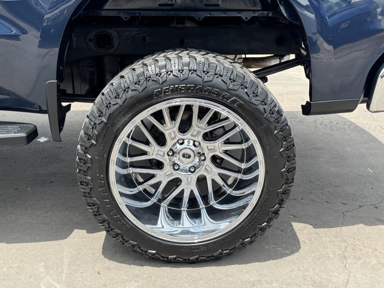 Chevrolet Silverado 1500 LT Crew Cab 4WD 2022