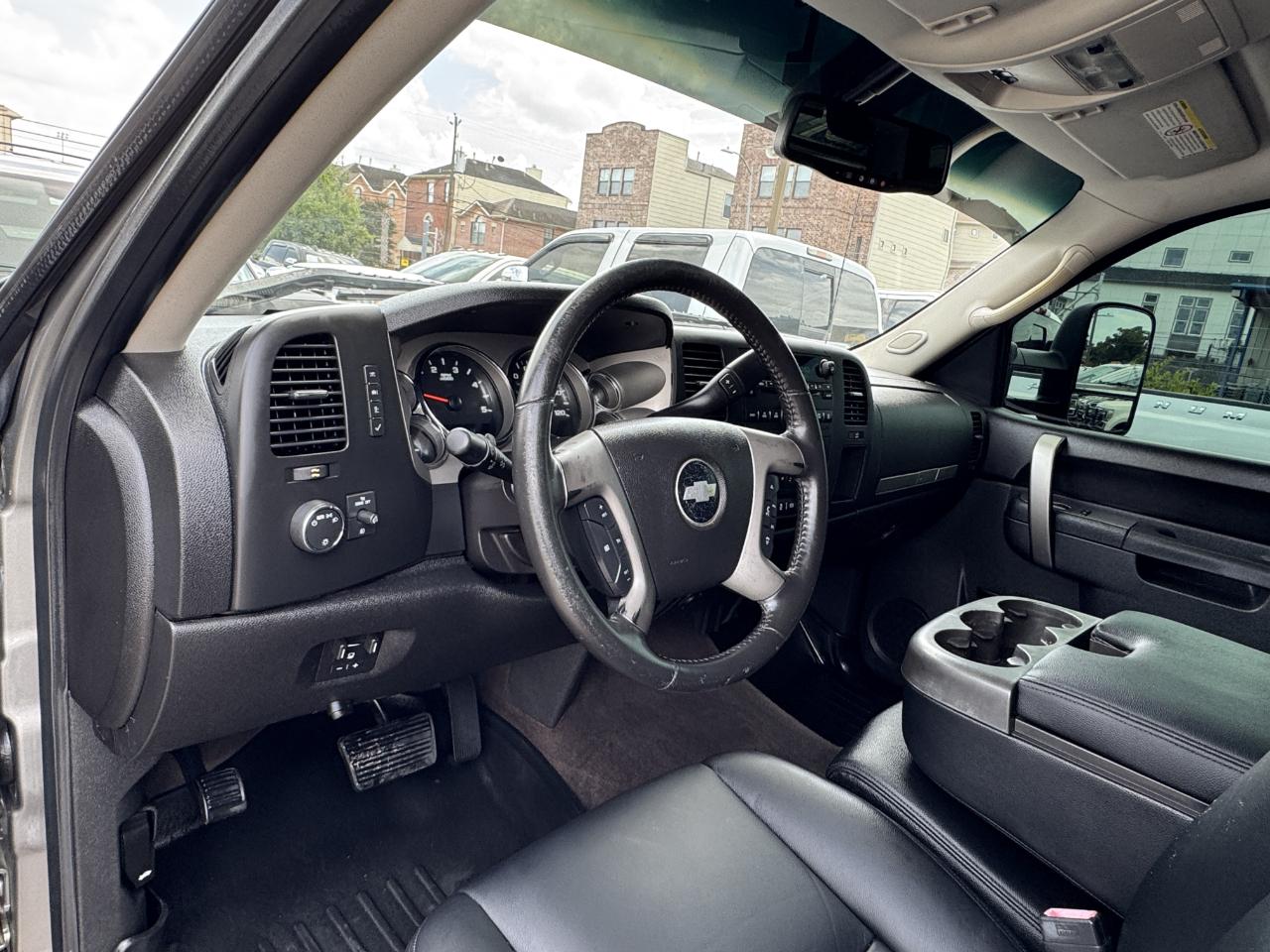 Chevrolet Silverado 2500HD LT Crew Cab 4WD 2013