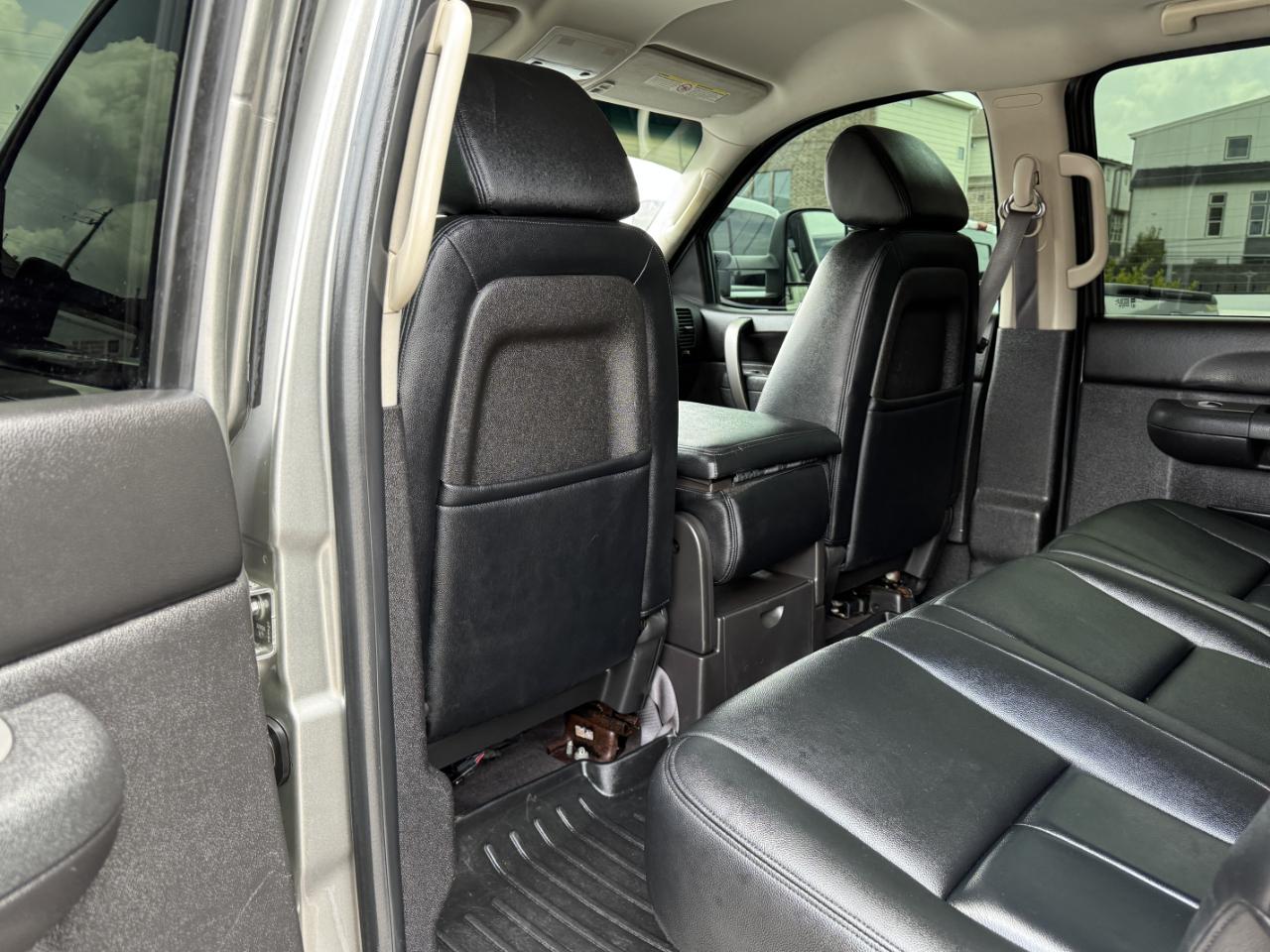 Chevrolet Silverado 2500HD LT Crew Cab 4WD 2013
