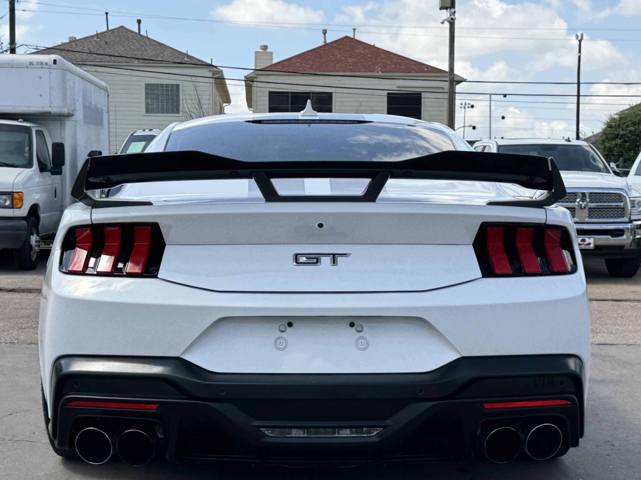 Ford Mustang  2024