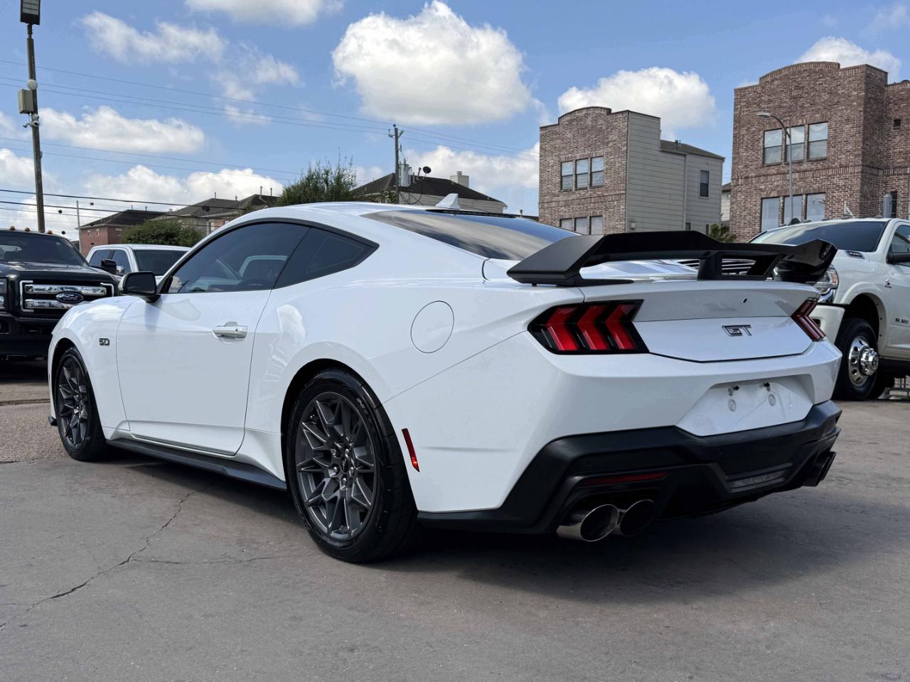 Ford Mustang  2024