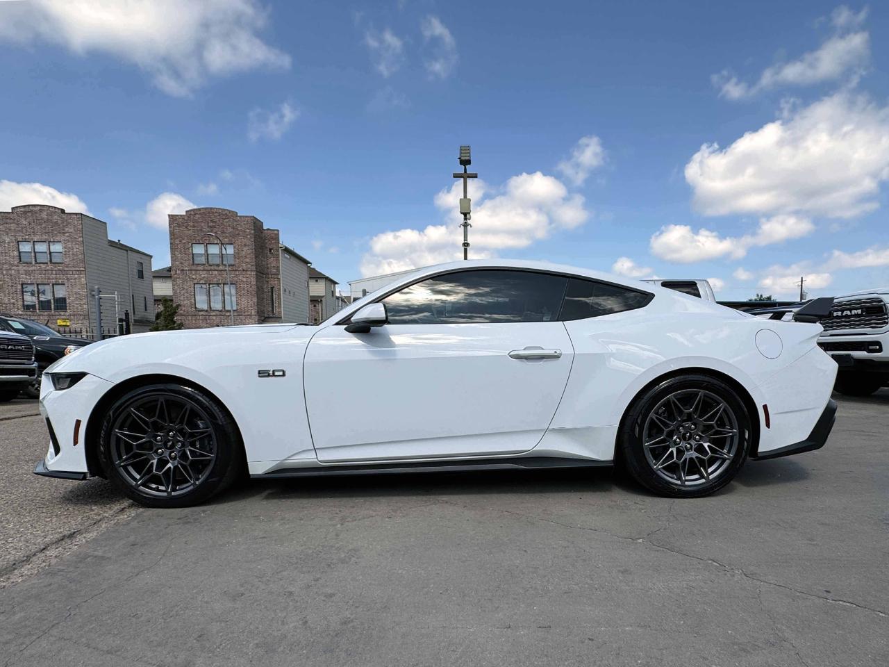 Ford Mustang  2024
