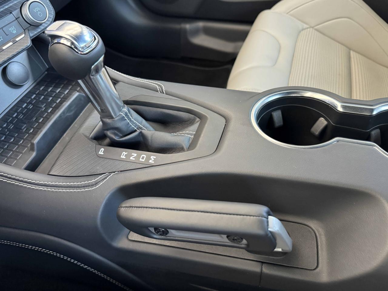 Ford Mustang  2024