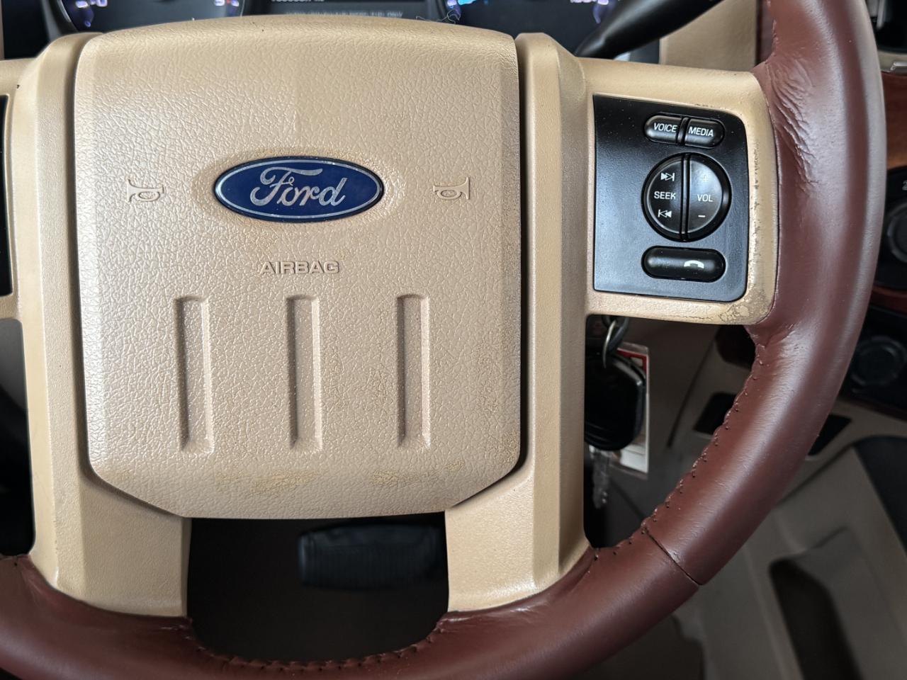 Ford Super Duty F-250 SRW  2011