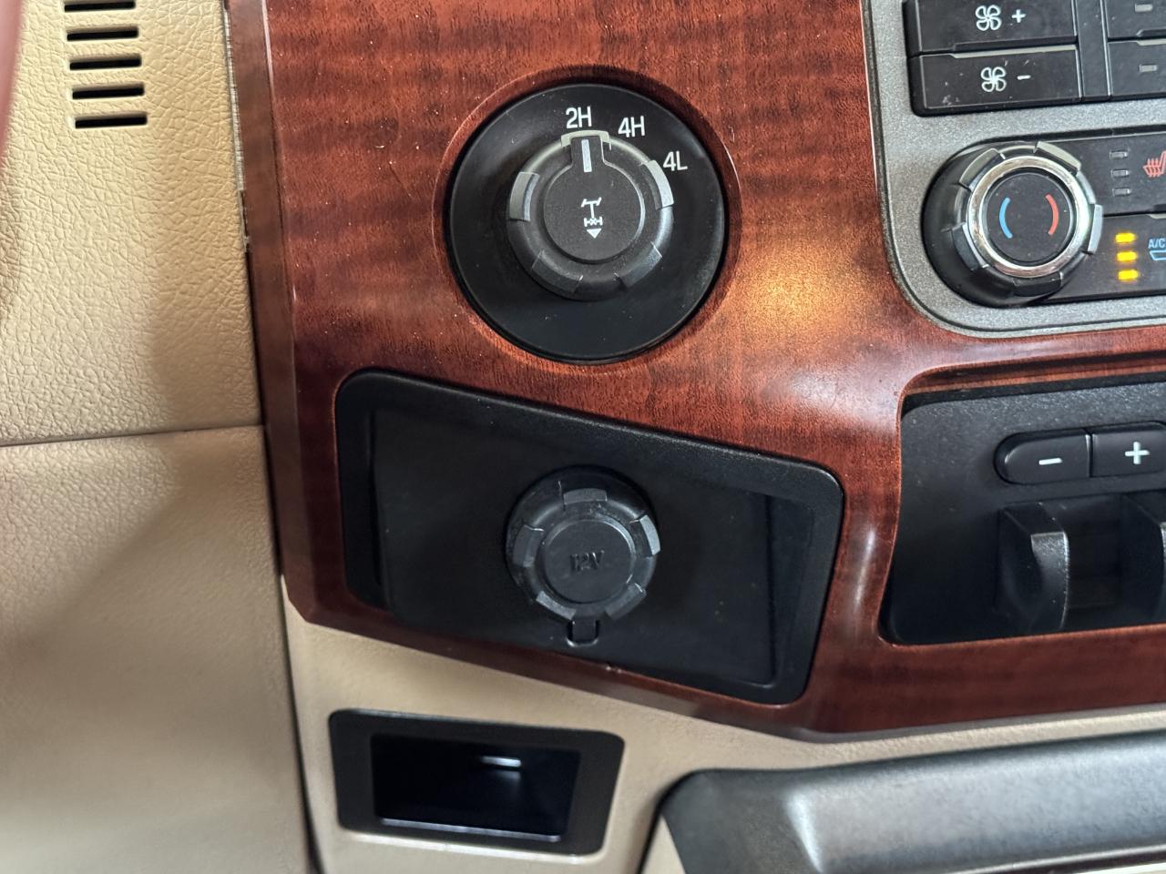 Ford Super Duty F-250 SRW  2011