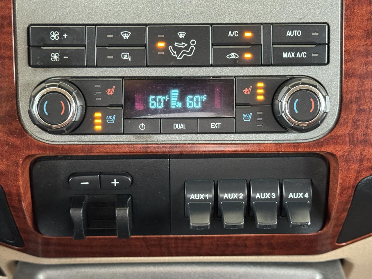 Ford Super Duty F-250 SRW  2011