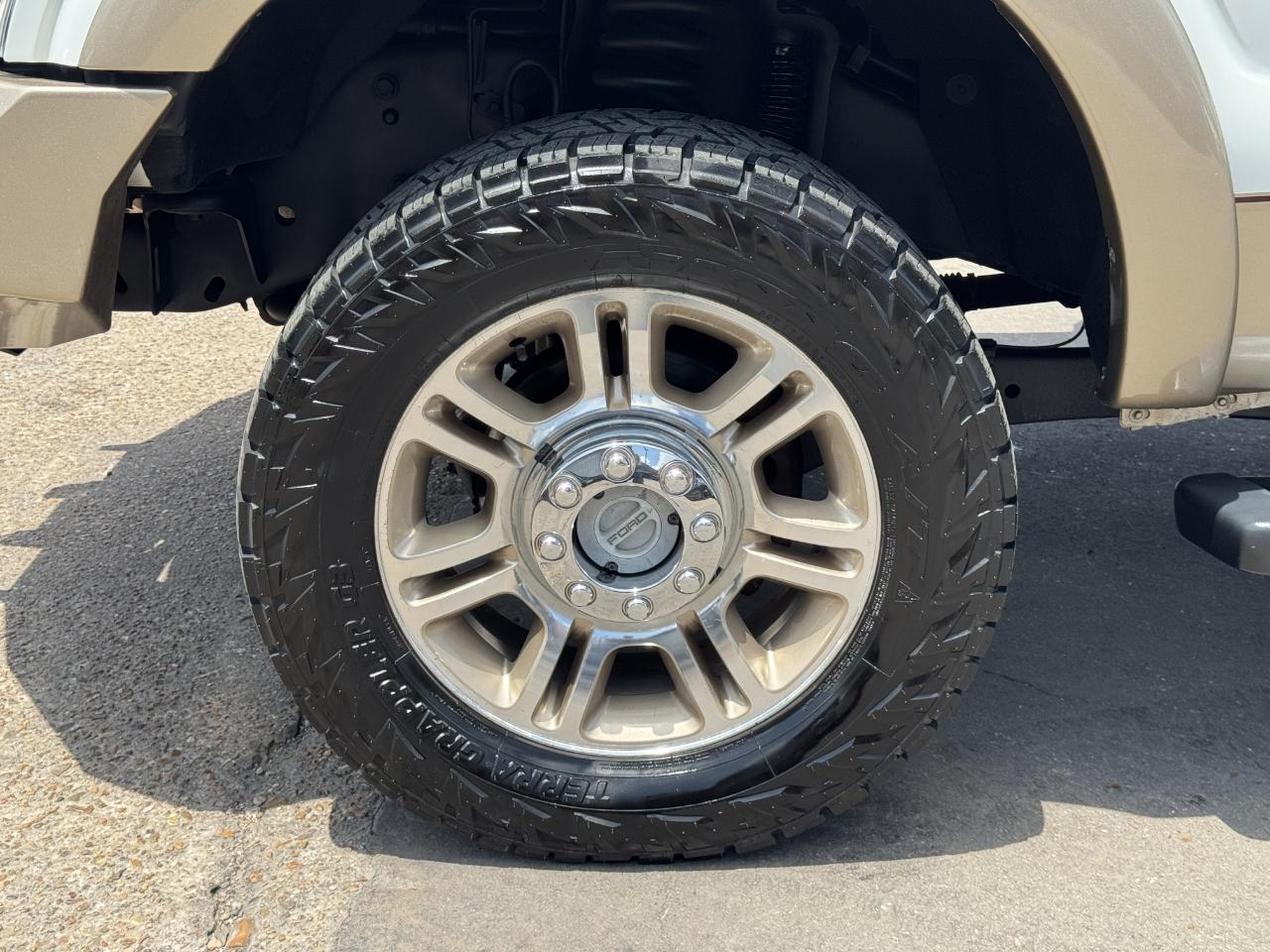 Ford Super Duty F-250 SRW  2011