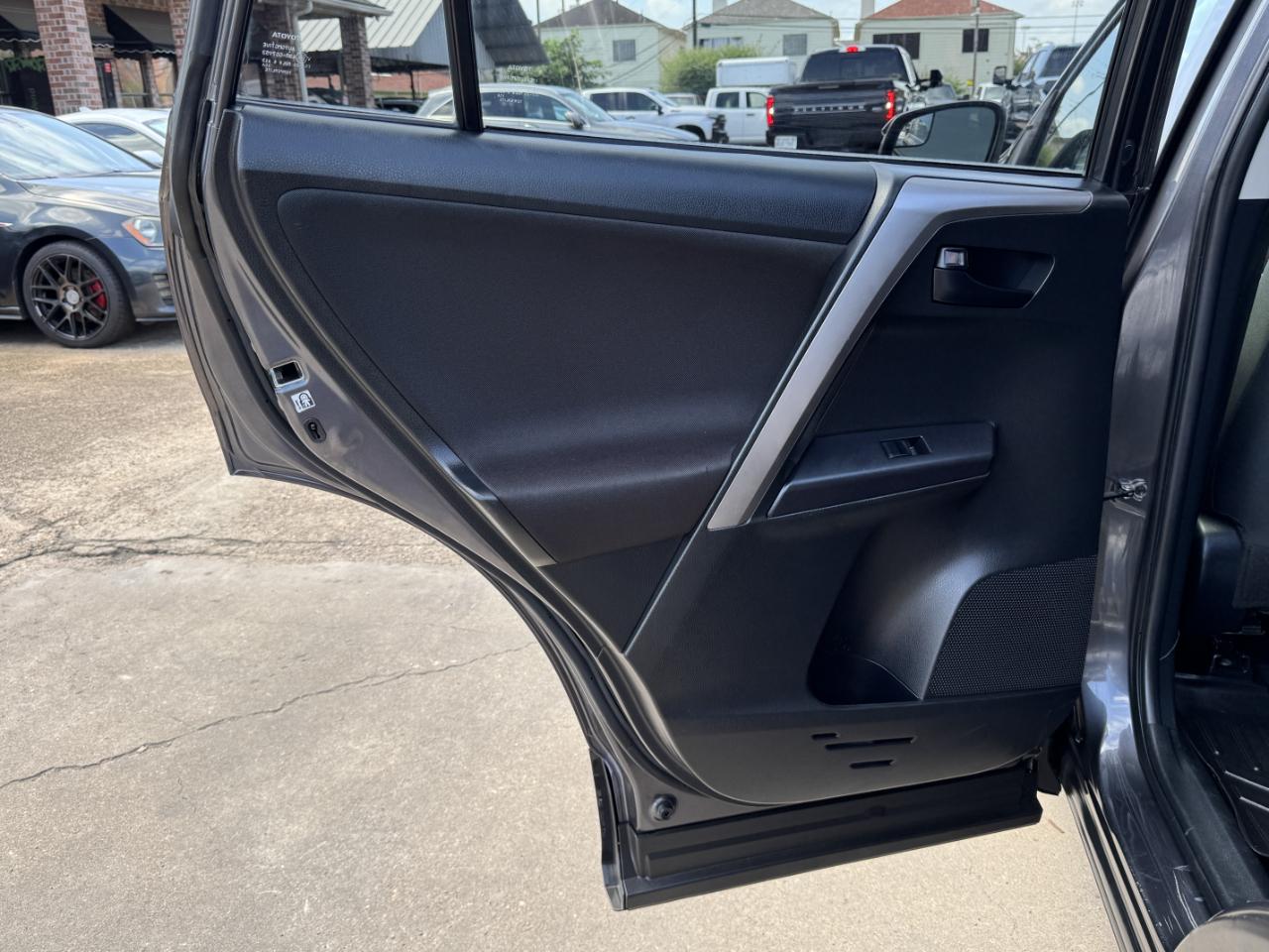 Toyota RAV4  2017