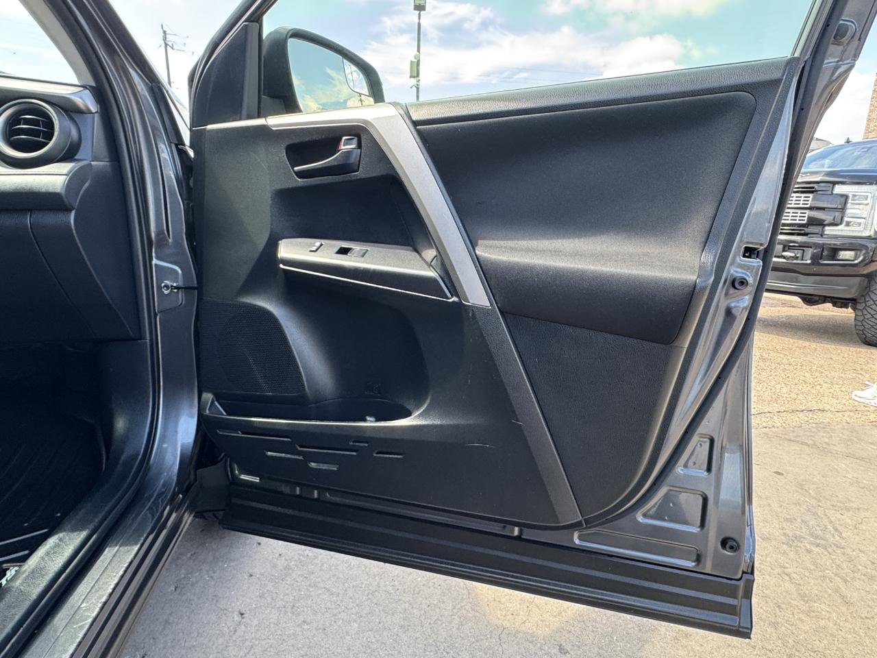 Toyota RAV4  2017