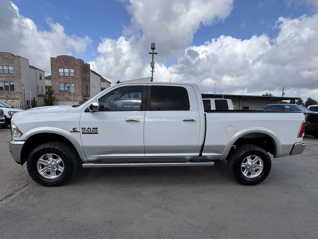 RAM 2500 Laramie Crew Cab 4WD 2013
