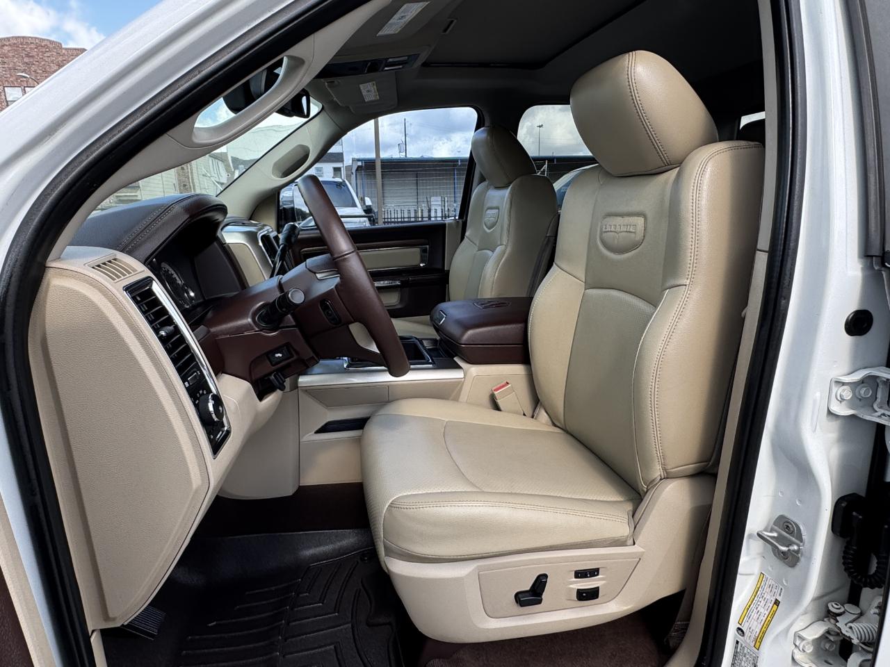 RAM 2500 Laramie Crew Cab 4WD 2013