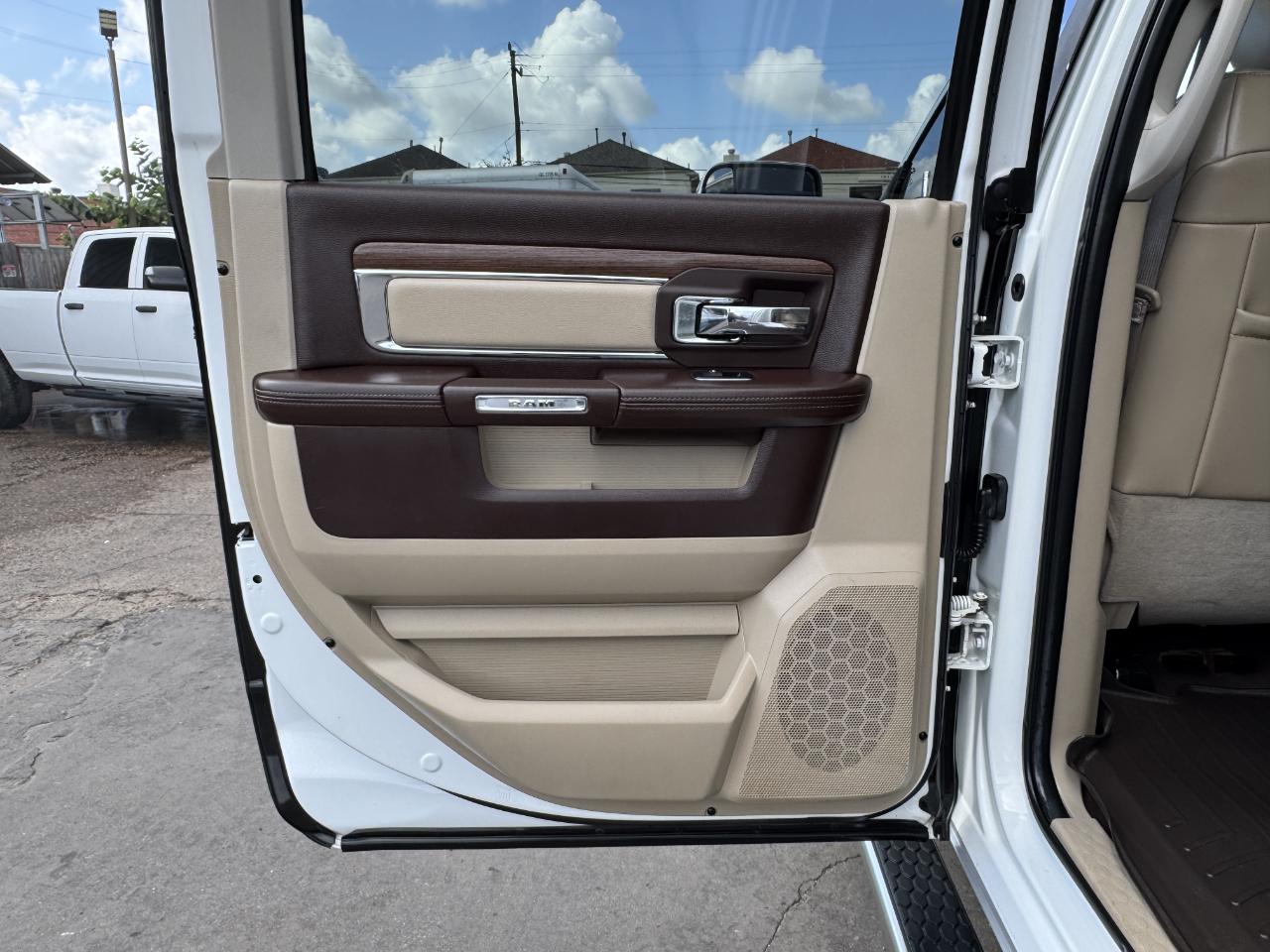 RAM 2500 Laramie Crew Cab 4WD 2013