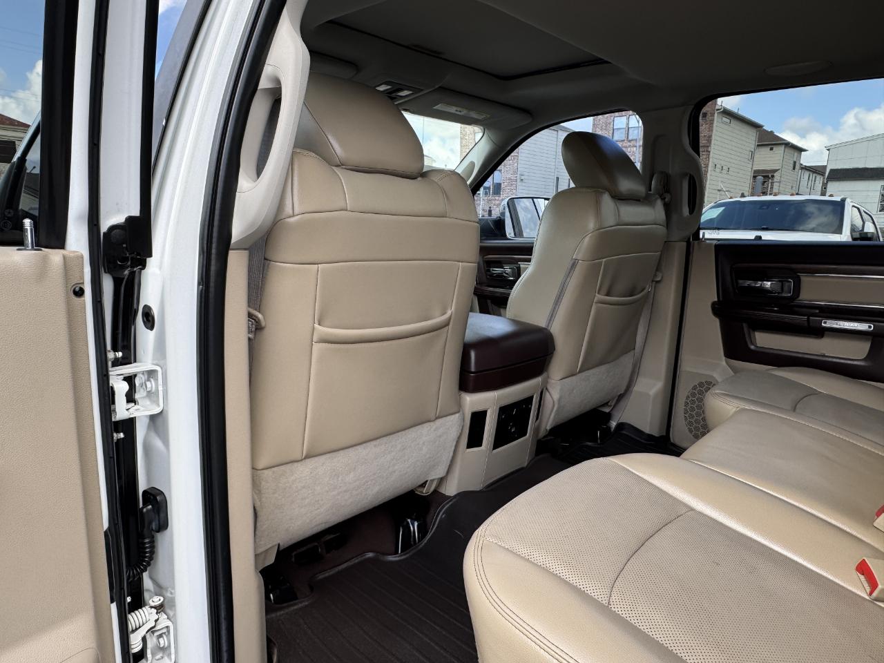 RAM 2500 Laramie Crew Cab 4WD 2013