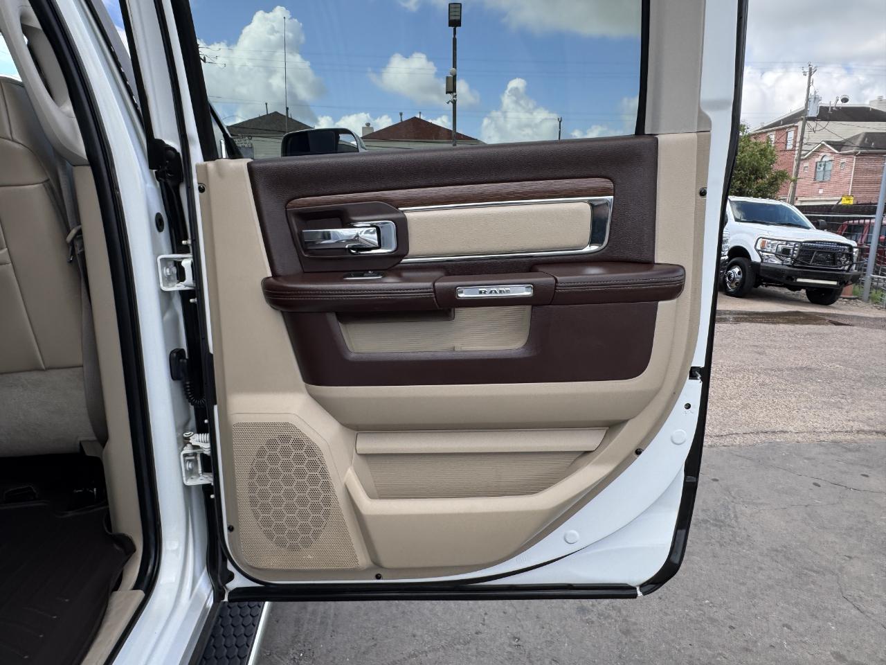RAM 2500 Laramie Crew Cab 4WD 2013