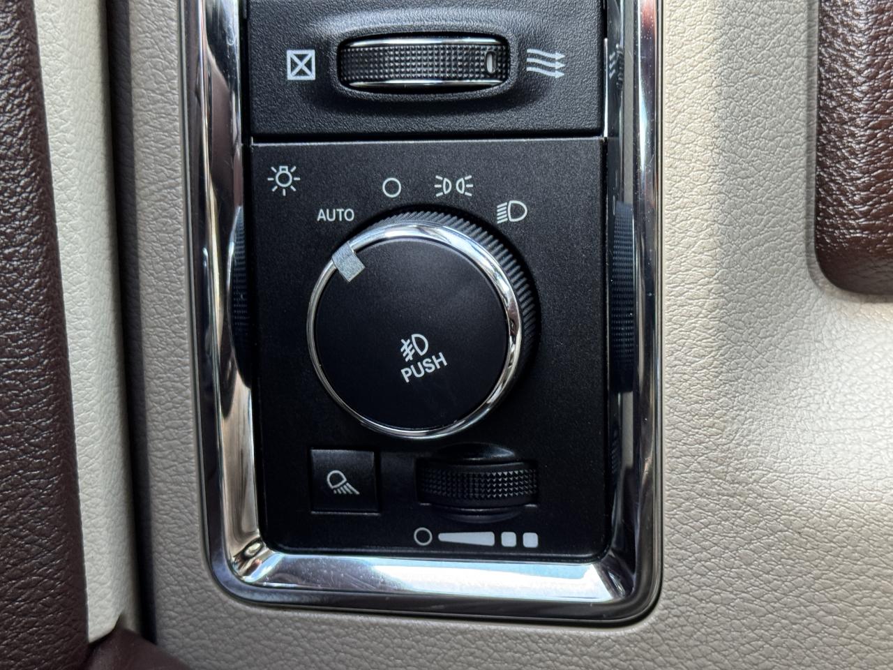 RAM 2500 Laramie Crew Cab 4WD 2013