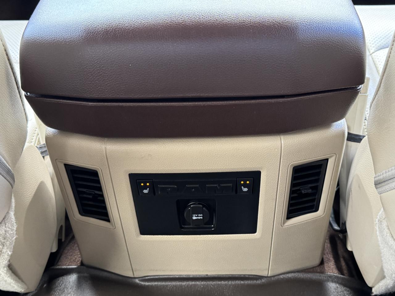RAM 2500 Laramie Crew Cab 4WD 2013