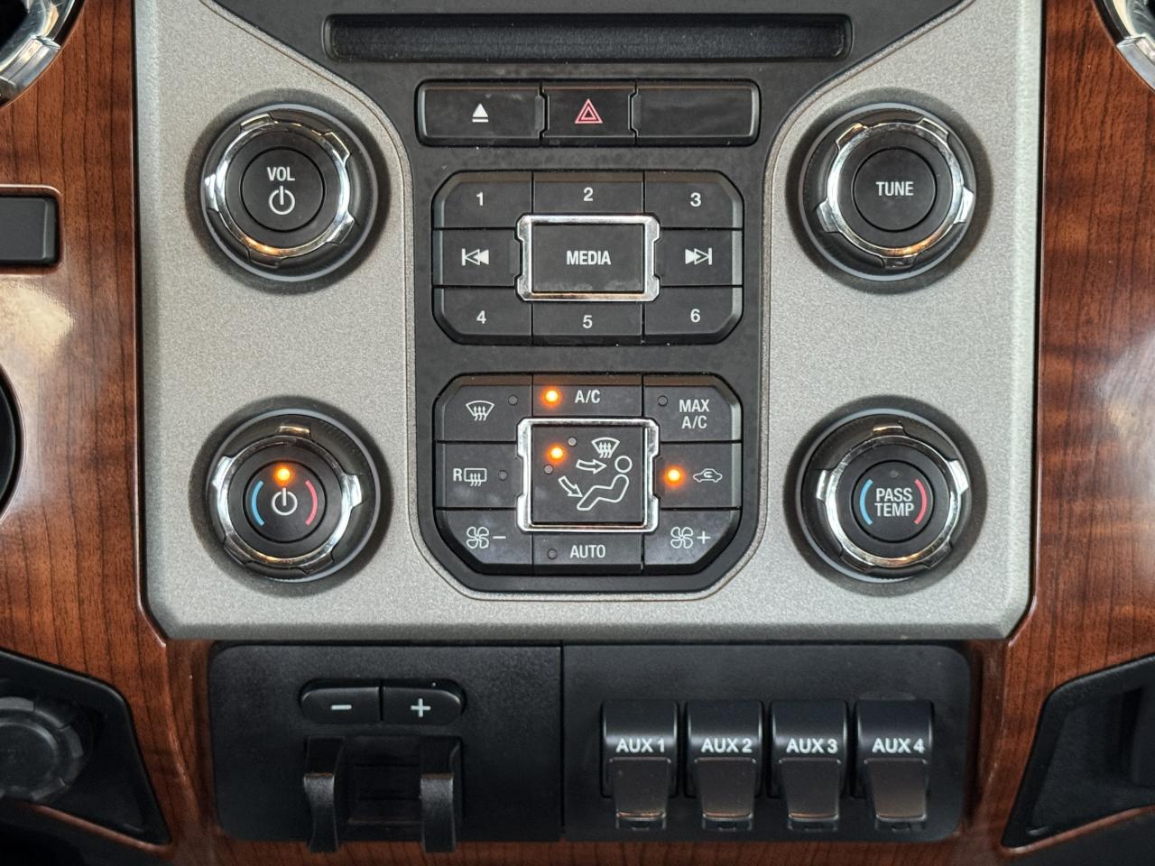 Ford Super Duty F-250 SRW  2015