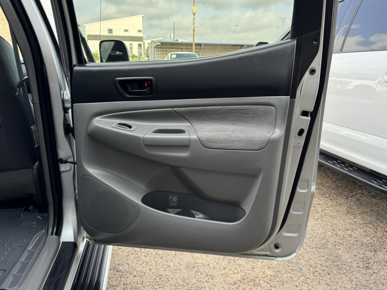 Toyota Tacoma PreRunner Double Cab 2WD 2006
