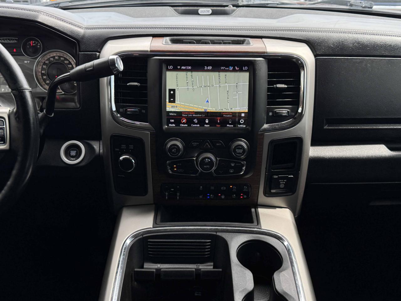 RAM 3500 Laramie Mega Cab 4WD 2018